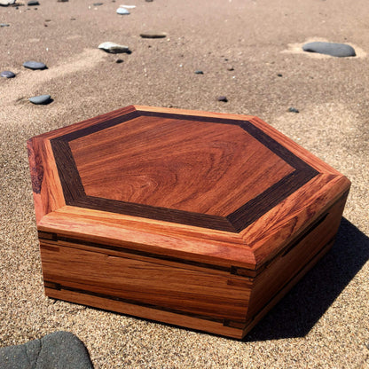 Customizable Gen4 Dice Box from BlackBear Workshops - Bubinga - Wenge - Cover - Premium Quality - Handcrafted - DND